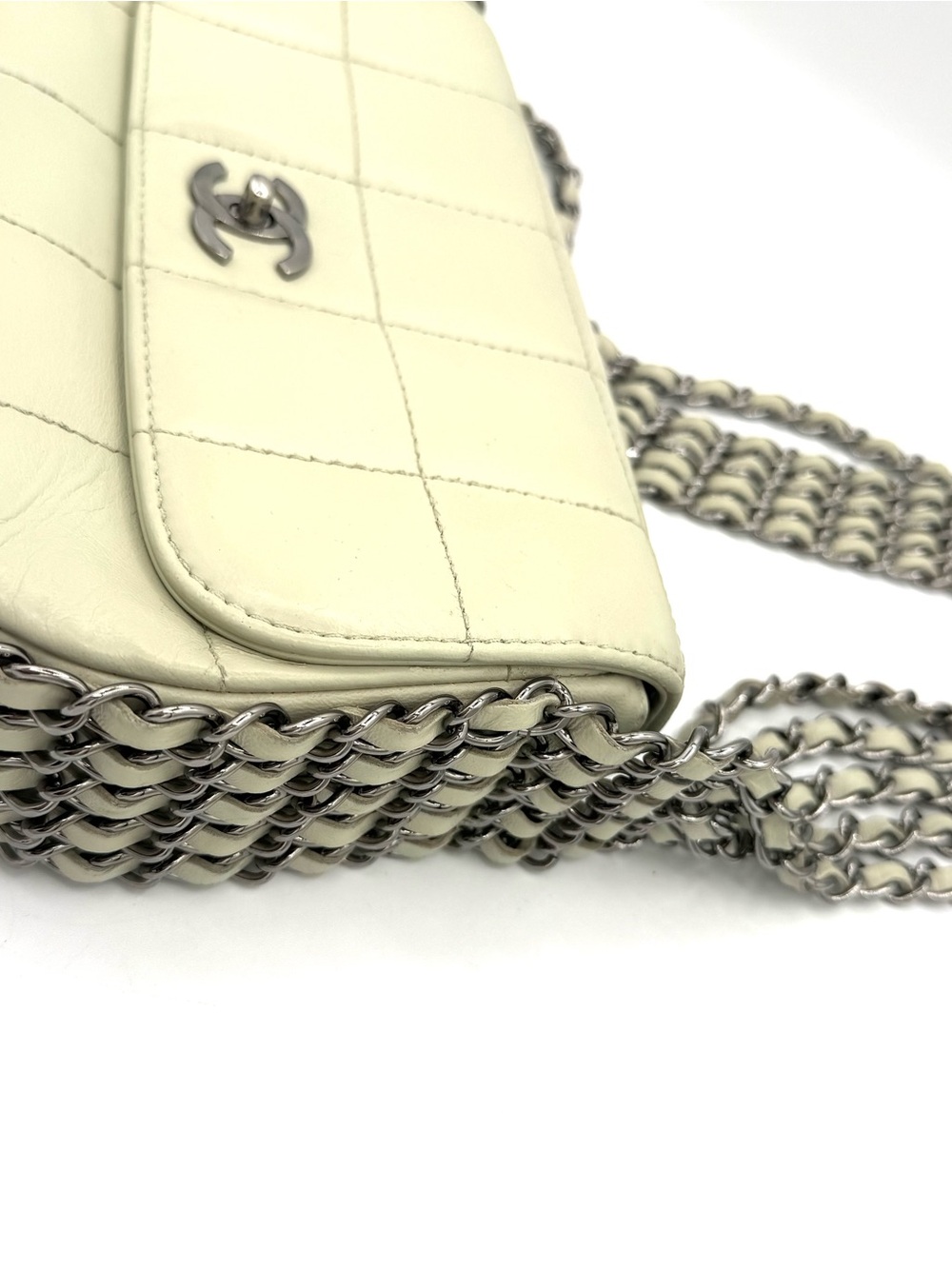 CHANEL Off White Quilted 5 Chain Leather Flap Bag - Picture 7 of 16